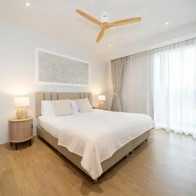 Laguna Beachside 1 bedroom apartment 2 minutes from the beach