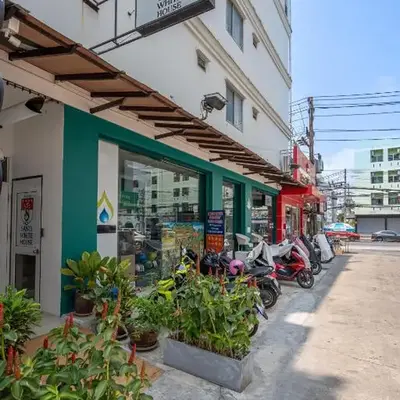 Santi White House Patong